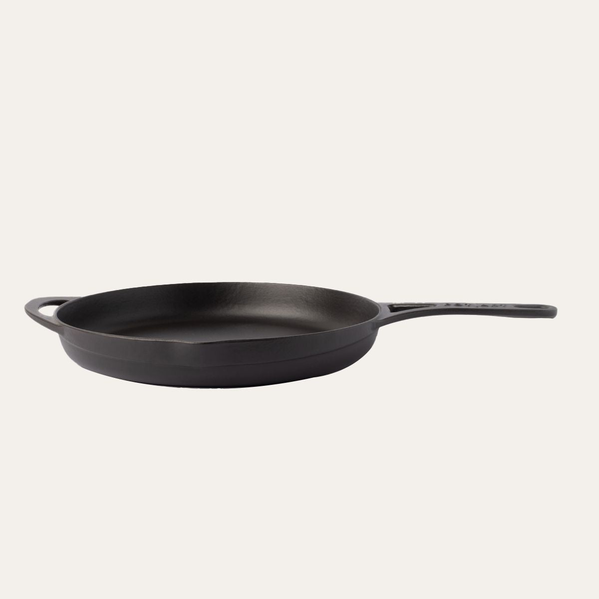 Mat Siyah Düz Döküm Tava 28 cm